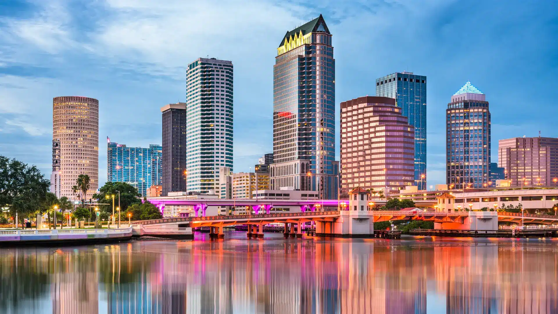 View-of-downtown-Tampa-FL-skyline